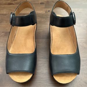 Dansko Tiana burnished calf black 39.